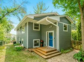 Koselig Cottage on Medicine Lake