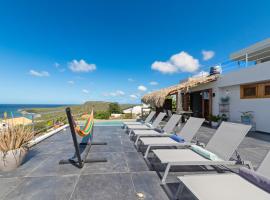 Lahara Suites with amazing view, hotel a Dorp Soto