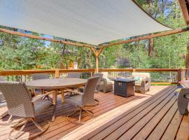 Home with Hot Tub 5 Mi to Angel Fire Bike Park, Hotel in Angel Fire