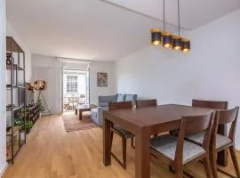 KAYA Zurich Apartment 3A - Downtown 2BR Apt with Balcony