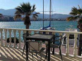 Chios Port Apartments - A4, hotel di Chios
