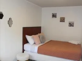Habitación con baño privado independiente