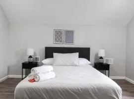 5Bed 2Bath Near NYC, Parking, Laundry