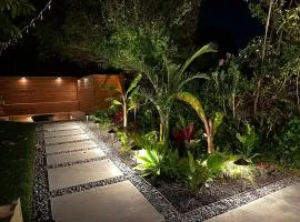 Private House 3 min to beach large backyard Spa Sauna BBQ !