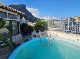 Piscina com Vista - Quarto em Cobertura Duplex