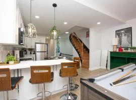 Sophisticated 4 Bedroom Duplex in the Heart of Midtown