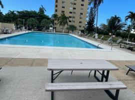 Towers by the Beach, &xi;&epsilon;&nu;&omicron;&delta;&omicron;&chi;&epsilon;ί&omicron; &gamma;&iota;&alpha; &Alpha;&mu;&epsilon;&Alpha; &sigma;&epsilon; Ocho Rios