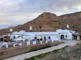 Bike Cueva Gorafe, pet-friendly hotel in Gorafe