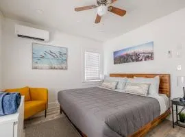 Downtown Oasis - One Bedroom Private Bungalow