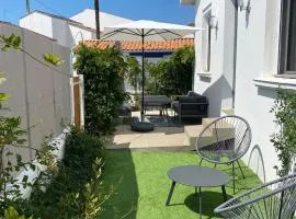 Charmante villa bord de mer avec parking et WiFi, proche plage et commerces - FR-1-22-377