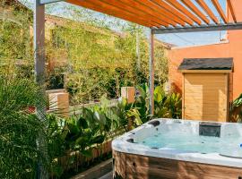 Love, Lourdes Villa, hotel v destinaci Imus