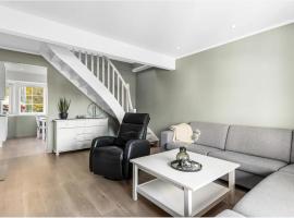 Hus i Verdal med 3 soverom, hotel com piscina em Verdal