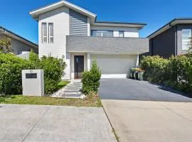 luxury house near golf courses! Free wifi & Netflix