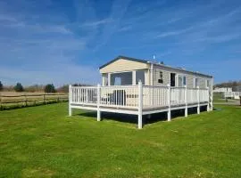 N & V Caravan Sand le mere