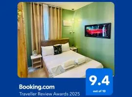 Palawan Staycation with a Balcony, FREE POOL, Underground River, Honda Bay, with Car Rental - B2 6Diamond