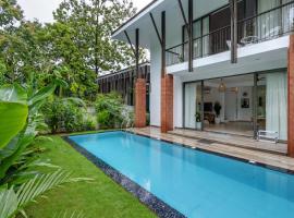 Casa Maxima - 4BR Villa with Private Pool near Coco Beach, Nerul, hotel u gradu 'Nerul'