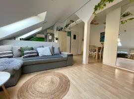 Loft Art Apartment, Hotel in Gdynia