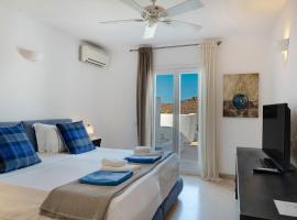 Blueros - Main Villa, ξενοδοχείο στον Μέγα Γιαλό-Νίτες