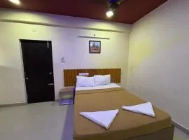 Dhanalakshmi Guests House