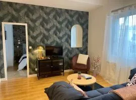 Chic and Relaxing Retreat with Bath Ritual & Candles - Pets welcome