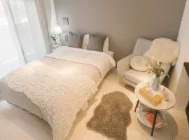 Roppongi Designer Apartment Newly built 5 minutes walk to the station