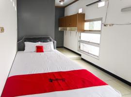 RedDoorz at Brawijaya Central Kampung Inggris, hotel v destinaci Pare