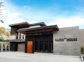 Cliff House Nasugbu, khách sạn ở Dayap