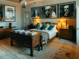 The Rudloe Near Bath - Marco Pierre White, Glampingunterkunft in Corsham