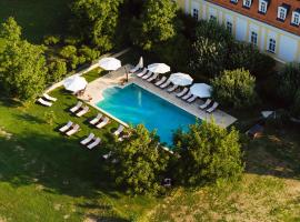 Hotel Château Bela, hotel din Belá