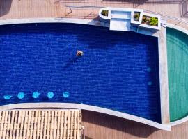 Pipas Bay, hotel Pipában