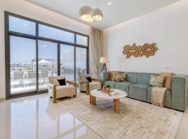 Pool and Sea Views 3BR and Assistant's Room Villa with Beach Access and BBQ Facilities, Sharm - Al Dana Villa, Al Dana Island by Deluxe Holiday Homes, hotel v destinaci Fudžajra
