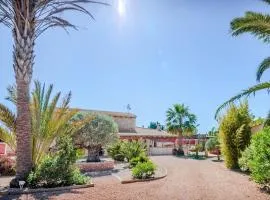 Villa Refugio Spacious Finca Pool BBQ Office