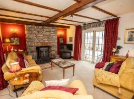 Hall House 3 Bedroom House St Florence