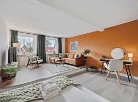 MAISUITES Sperling - Zentrale Ferienwohnung mit Boxspringbett, Kaffeevollautomat, WLAN & seitlichem Seeblick
