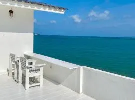 Peaceful Hideaway with Stunning View Beach Access