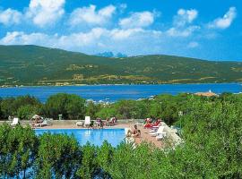 Casa Vacanze Vista Mare-Piscina - PORTO ROTONDO, hotel v destinaci Porto Rotondo