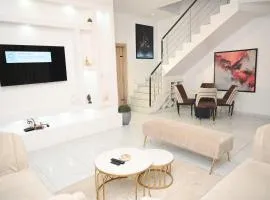 NEW LUXURY 3BED TERRACE DUPLEX APARTMENt