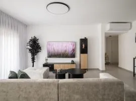 Stunning and new 3-BR apartment