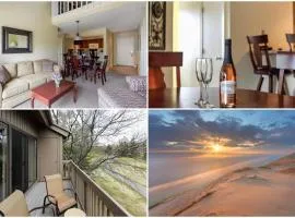 Beautiful 2 King BDR with a Loft Golf Course Condo 5569