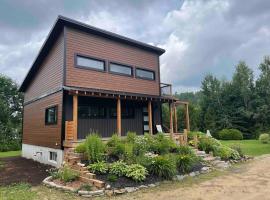 NE Chic Shack、サン・マチュー・デュ・パルクのホットタブ付きホテル