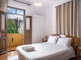 Elithas Central & Budget Stay