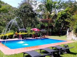 Casa Verano la rumbita Naturaleza, Piscina y Rio, hotel v destinaci Santa Fe de Antioquia