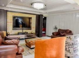 Modern Delux 2 Bedroom Townhouse