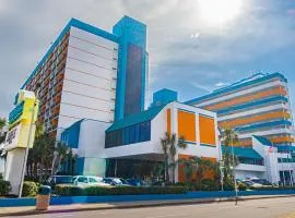 Colorful Landmark Studio! Sleeps 6 Guests! Landmark Resort 620