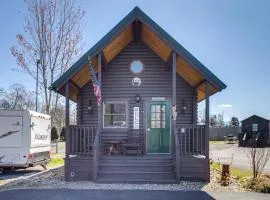 Fire Pit and Pool Access Cozy Cabin in Sevierville!
