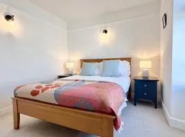 Pandora a Lovely Seaside Cottage in Newlyn sleeps 4