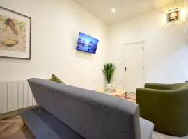 CITYeSCAPE - Spacious 1BR Duplex Sofabed - NQ