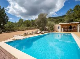 Walk to UNVRS & Amnesia - 4BR Finca - Private Pool & Forest