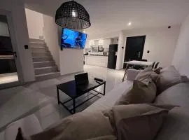 2 Habitaciones A Estrenar con Parrilla y Cochera