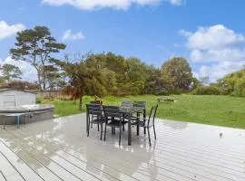 Coastal Conifer Hideaway